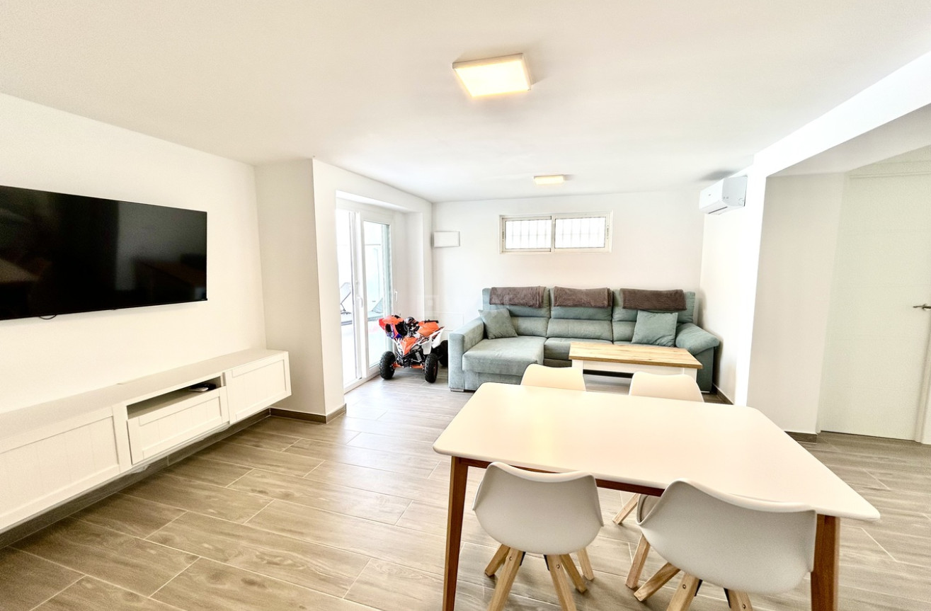 Odsprzedaż - Villa - Villamartin - Costa Blanca