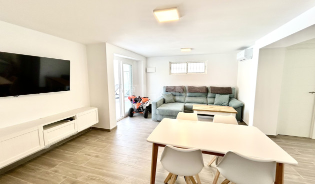 Odsprzedaż - Villa - Villamartin - Costa Blanca