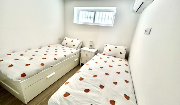 Odsprzedaż - Villa - Villamartin - Costa Blanca