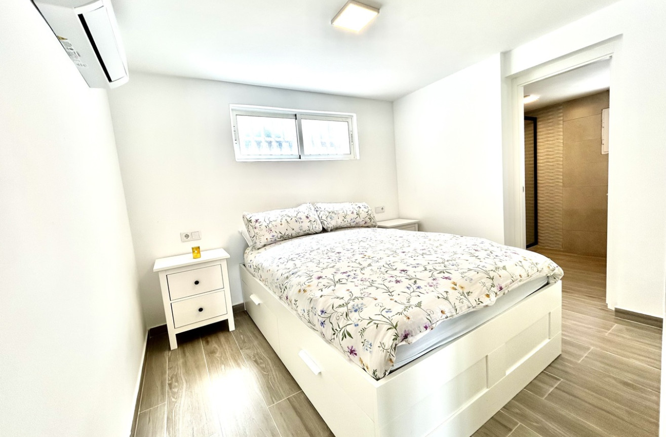 Odsprzedaż - Villa - Villamartin - Costa Blanca