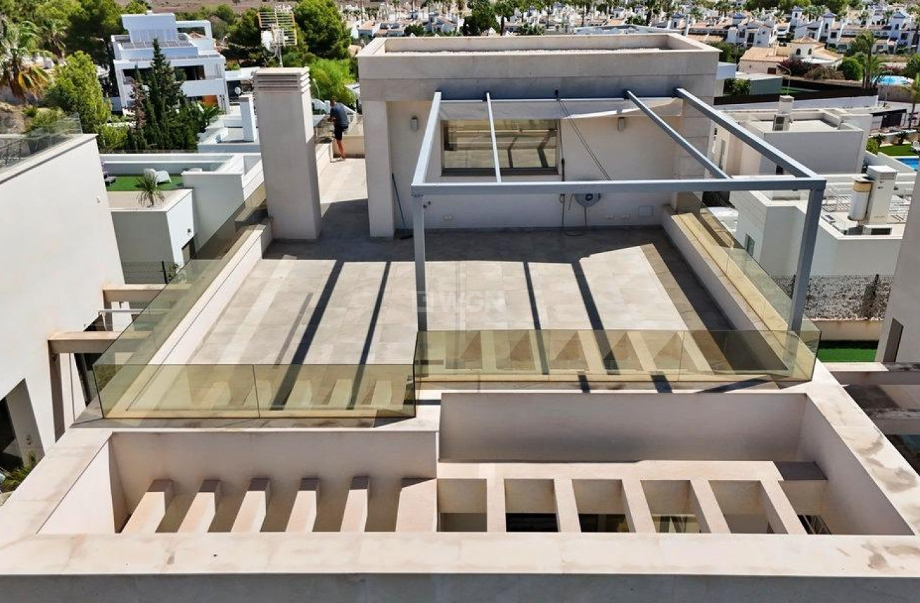 Odsprzedaż - Villa - Orihuela Costa - Villamartín