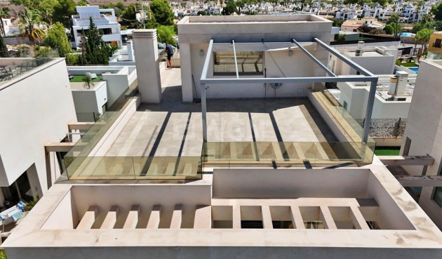 Odsprzedaż - Villa - Orihuela Costa - Villamartín