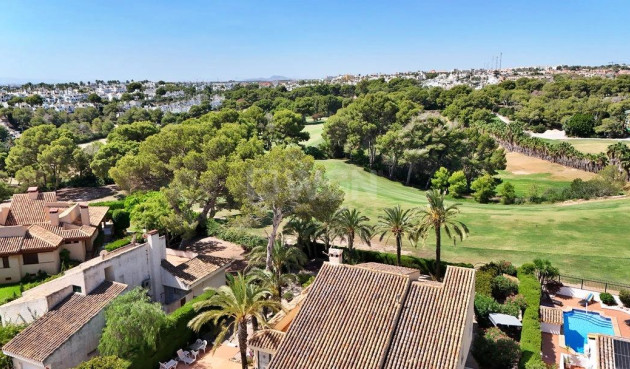 Odsprzedaż - Villa - Orihuela Costa - Villamartín