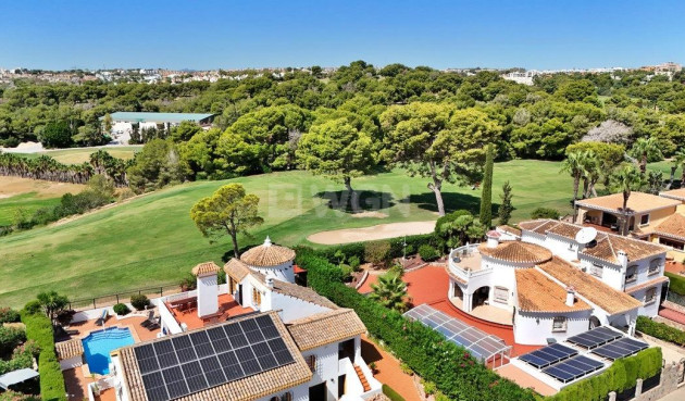 Odsprzedaż - Villa - Orihuela Costa - Villamartín