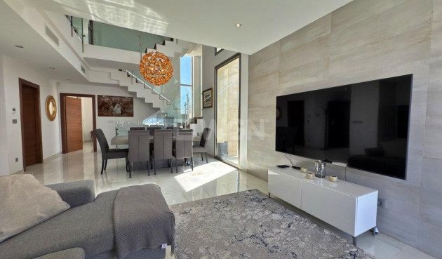 Odsprzedaż - Villa - Orihuela Costa - Villamartín