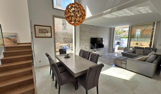 Odsprzedaż - Villa - Orihuela Costa - Villamartín