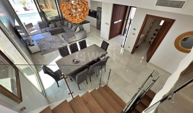 Odsprzedaż - Villa - Orihuela Costa - Villamartín