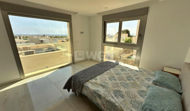 Odsprzedaż - Villa - Orihuela Costa - Villamartín