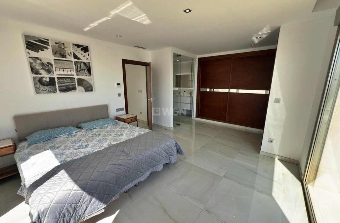 Odsprzedaż - Villa - Orihuela Costa - Villamartín