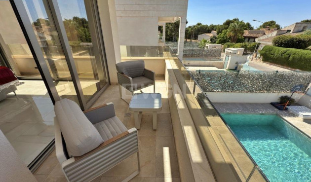 Odsprzedaż - Villa - Orihuela Costa - Villamartín