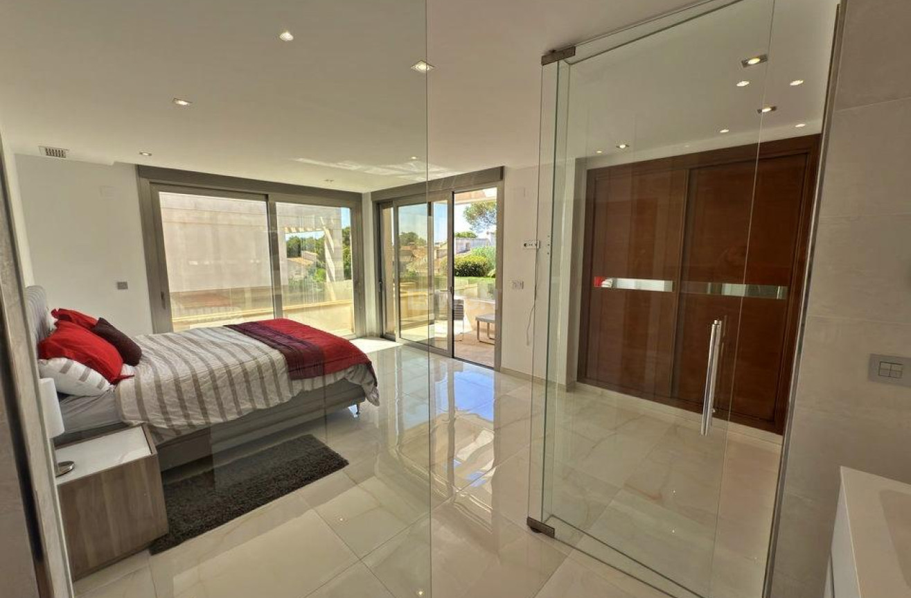 Odsprzedaż - Villa - Orihuela Costa - Villamartín