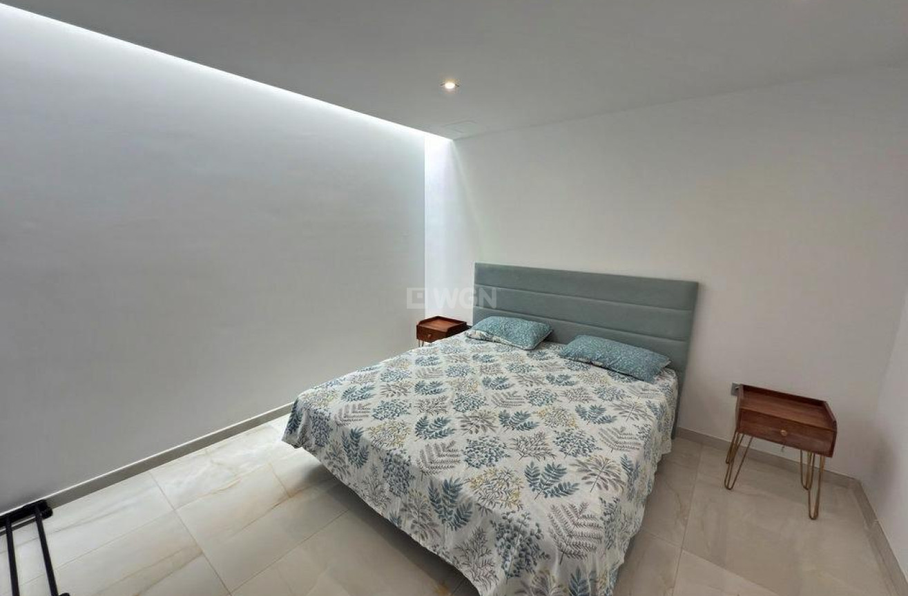 Odsprzedaż - Villa - Orihuela Costa - Villamartín