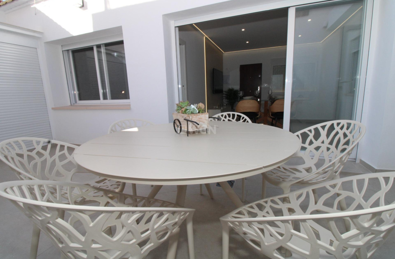 Odsprzedaż - Villa - Lo Pagan - LA PUNTICA