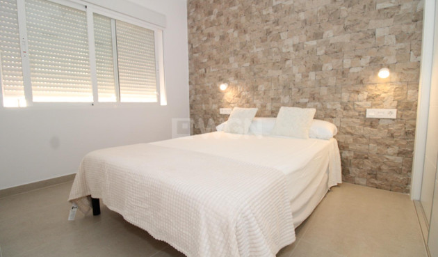 Odsprzedaż - Villa - Lo Pagan - LA PUNTICA