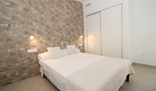 Odsprzedaż - Villa - Lo Pagan - LA PUNTICA