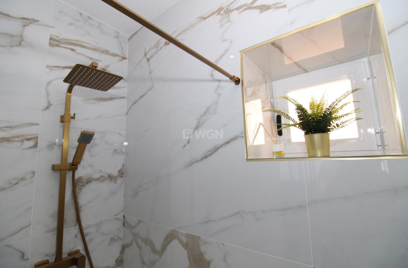 Odsprzedaż - Villa - Lo Pagan - LA PUNTICA