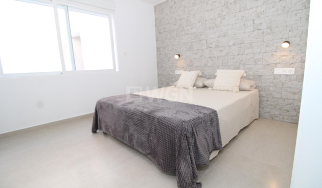 Odsprzedaż - Villa - Lo Pagan - LA PUNTICA