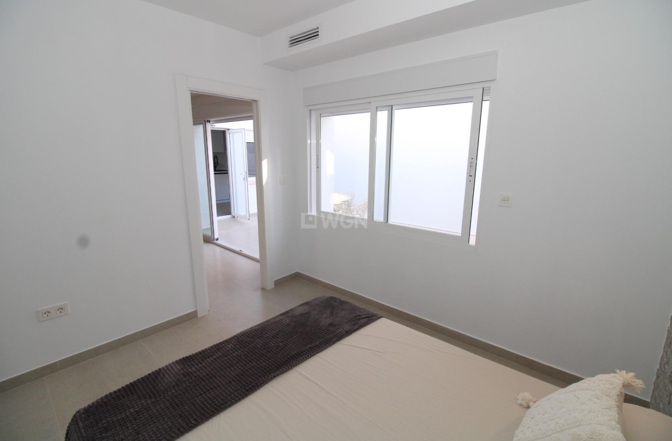 Odsprzedaż - Villa - Lo Pagan - LA PUNTICA