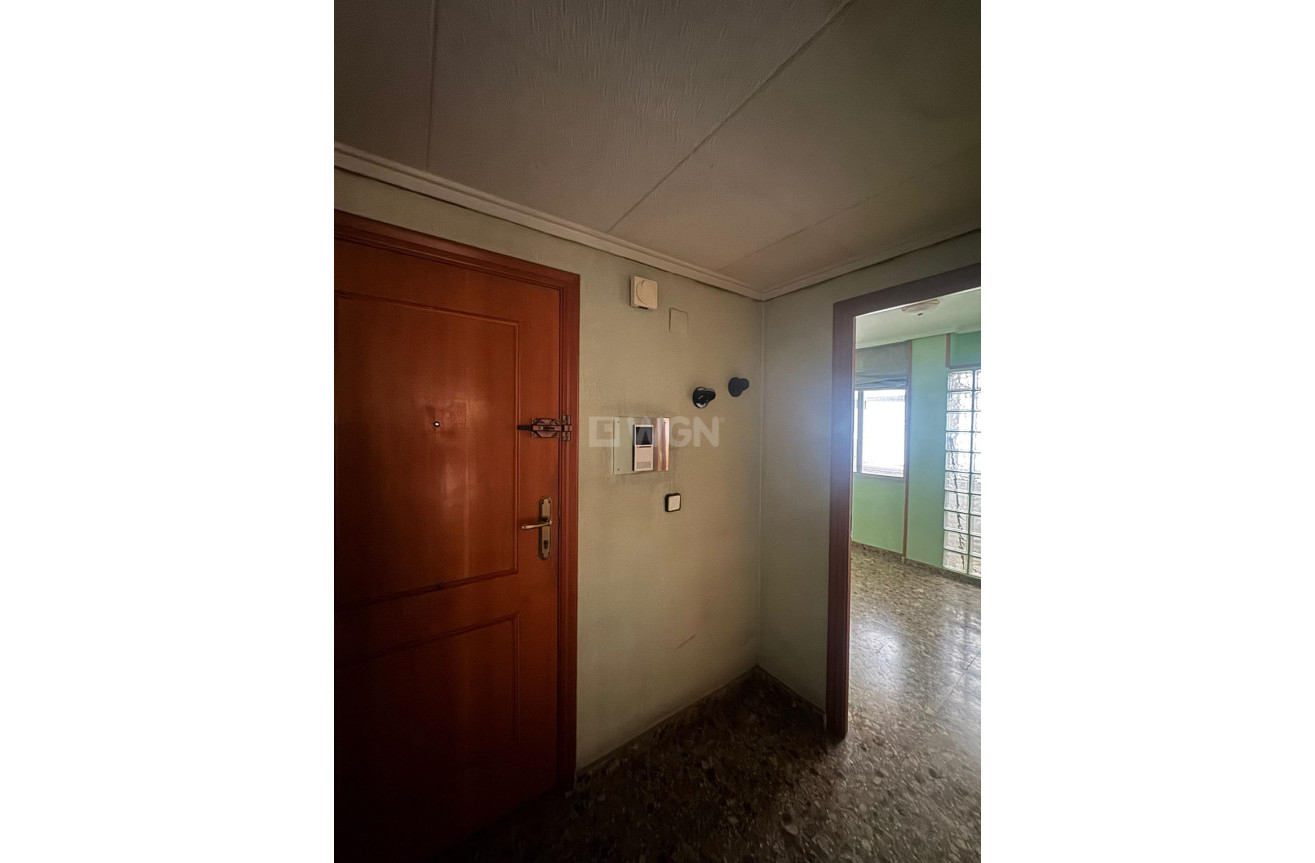 Odsprzedaż - Mieszkanie w bloku - Orihuela - Zona Centro