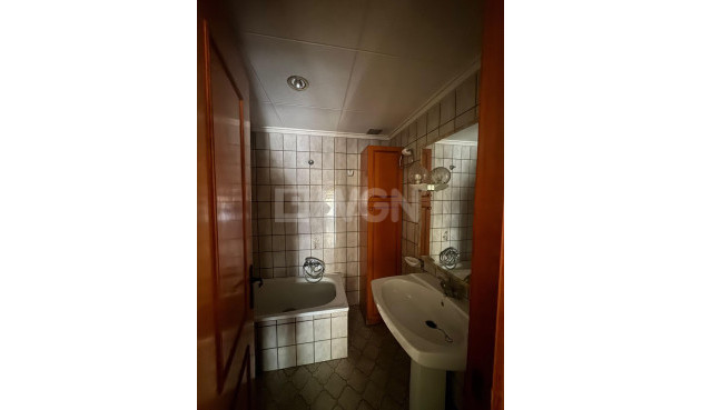 Odsprzedaż - Mieszkanie w bloku - Orihuela - Zona Centro