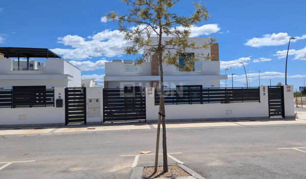 Odsprzedaż - Villa - Roldan - Inland