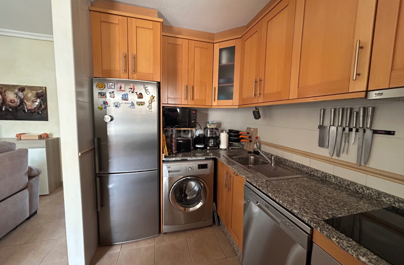 Odsprzedaż - Mieszkanie w bloku - Jacarilla - Inland