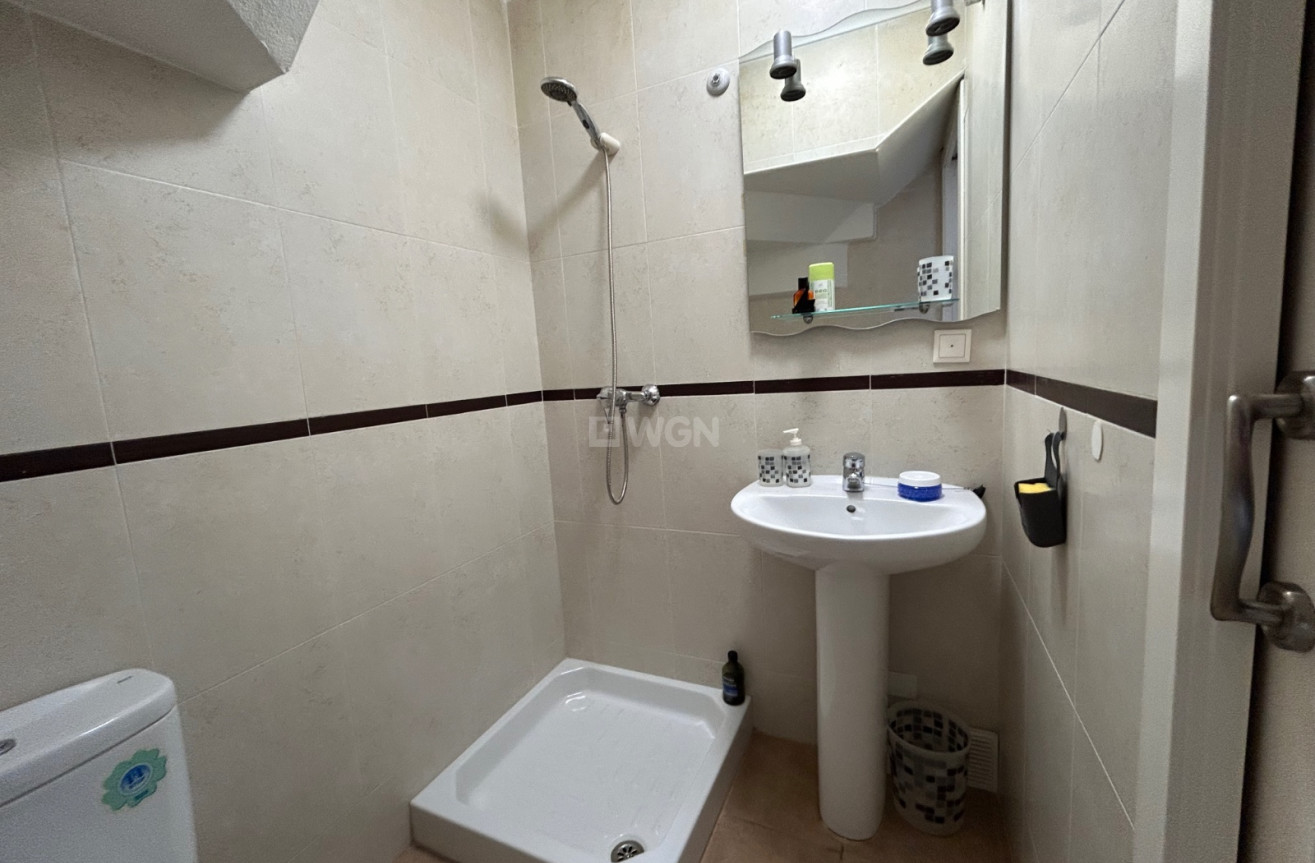 Odsprzedaż - Mieszkanie w bloku - Jacarilla - Inland