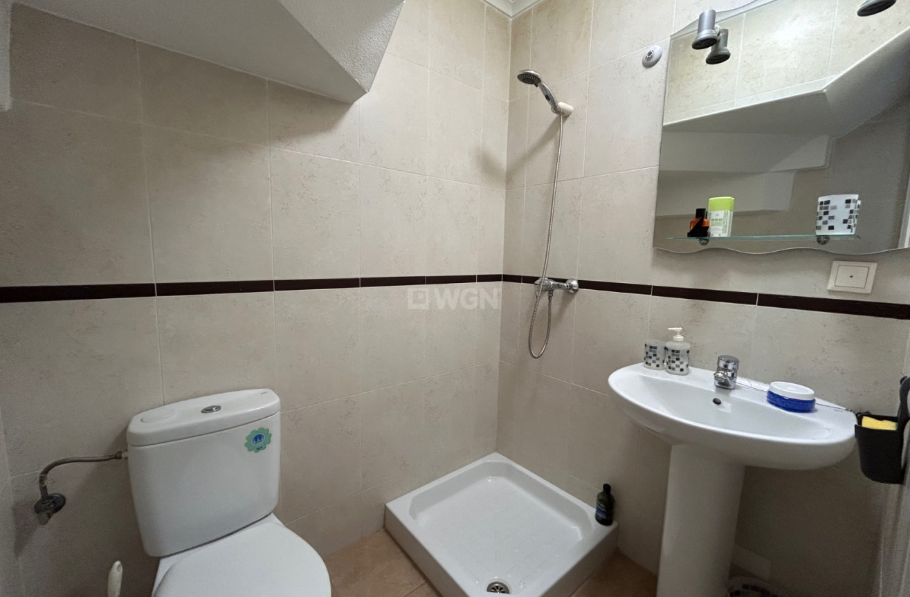 Odsprzedaż - Mieszkanie w bloku - Jacarilla - Inland