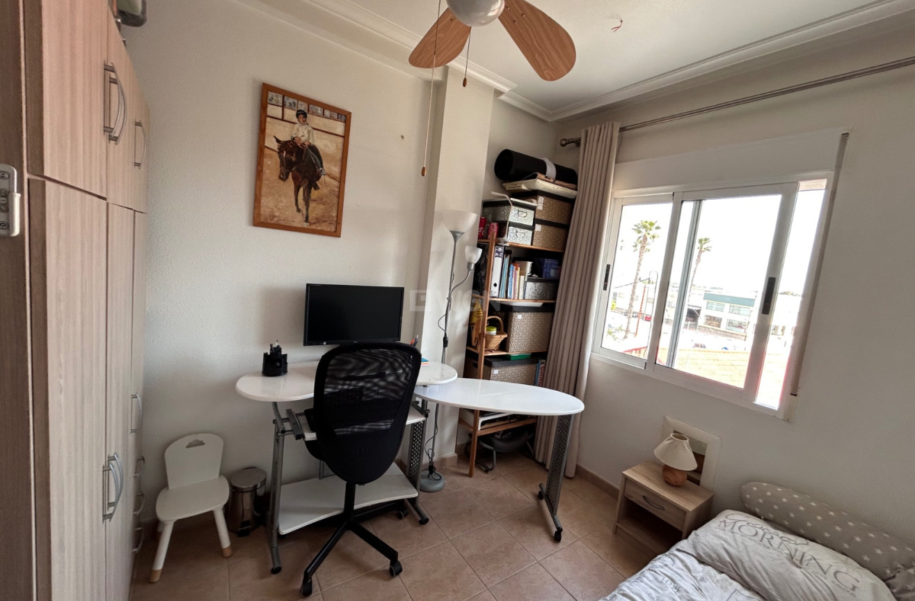 Odsprzedaż - Mieszkanie w bloku - Jacarilla - Inland