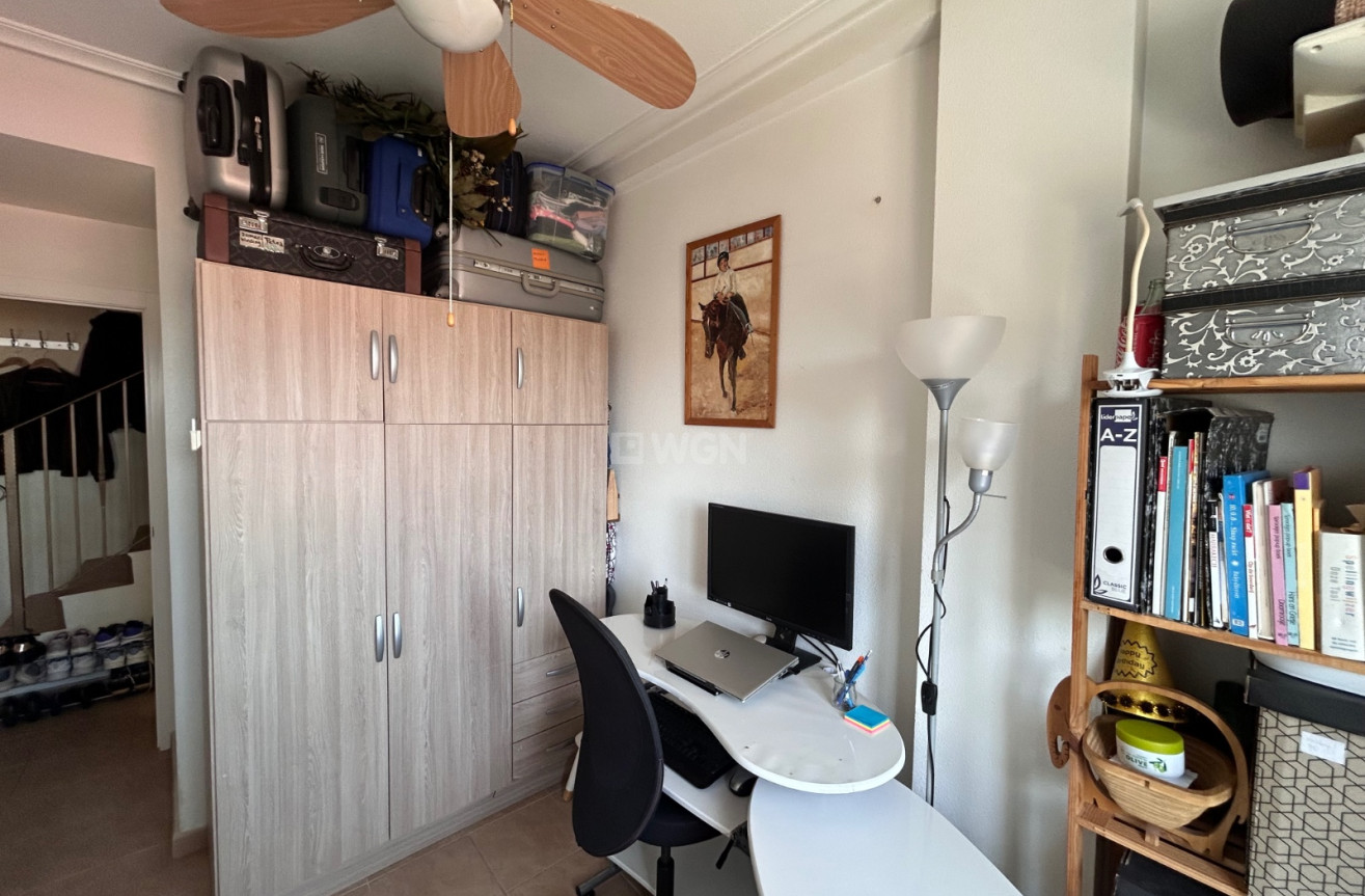 Odsprzedaż - Mieszkanie w bloku - Jacarilla - Inland