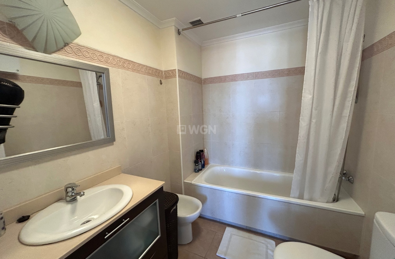 Odsprzedaż - Mieszkanie w bloku - Jacarilla - Inland