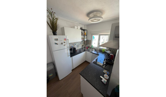 Odsprzedaż - Mieszkanie w bloku - Torrevieja - Punta Prima