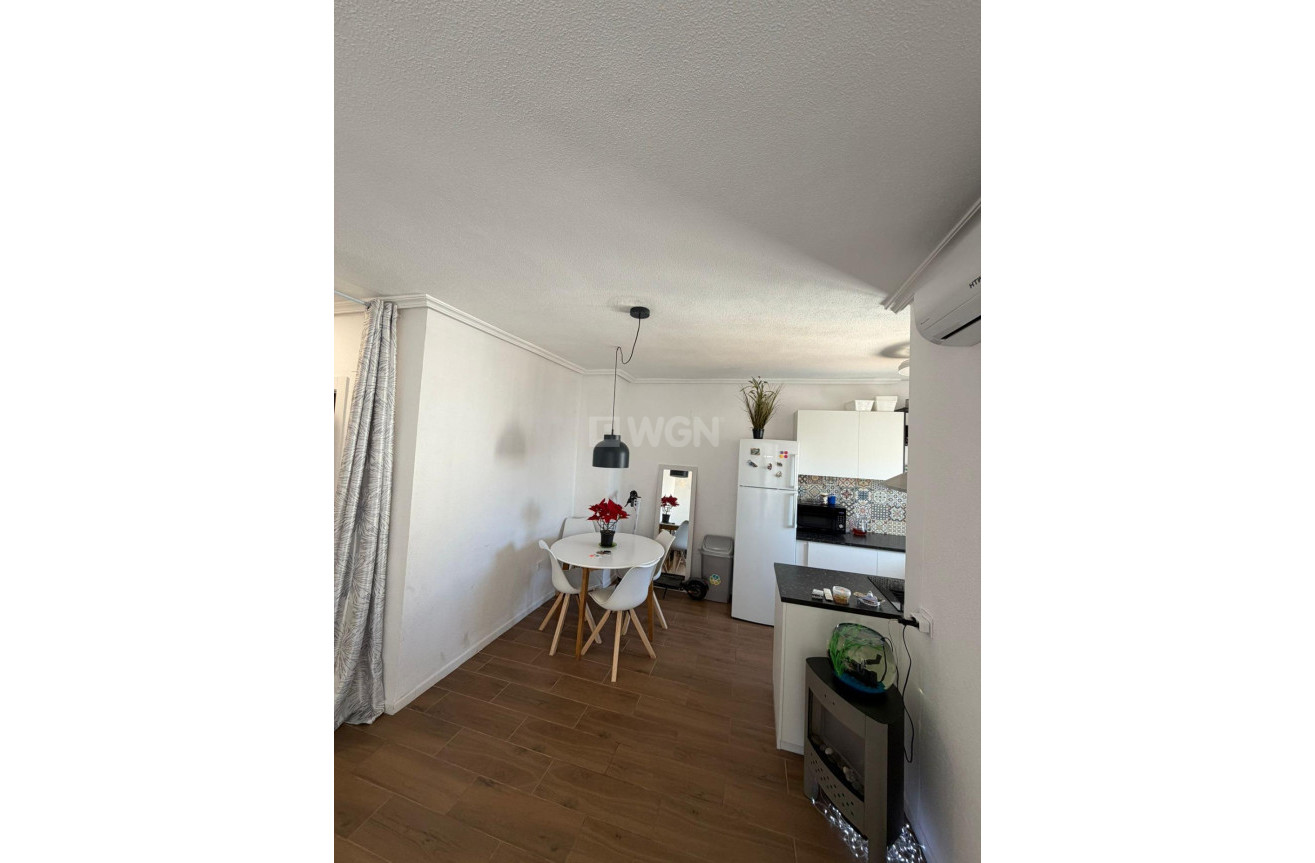 Odsprzedaż - Mieszkanie w bloku - Torrevieja - Punta Prima