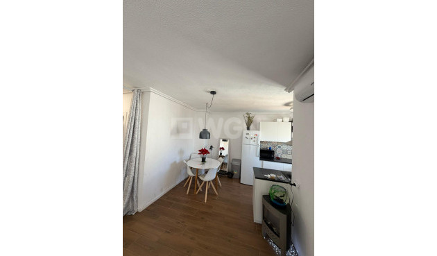 Odsprzedaż - Mieszkanie w bloku - Torrevieja - Punta Prima