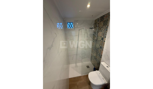 Odsprzedaż - Mieszkanie w bloku - Torrevieja - Punta Prima