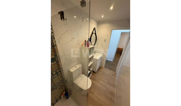 Odsprzedaż - Mieszkanie w bloku - Torrevieja - Punta Prima