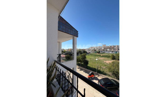 Odsprzedaż - Mieszkanie w bloku - Torrevieja - Punta Prima