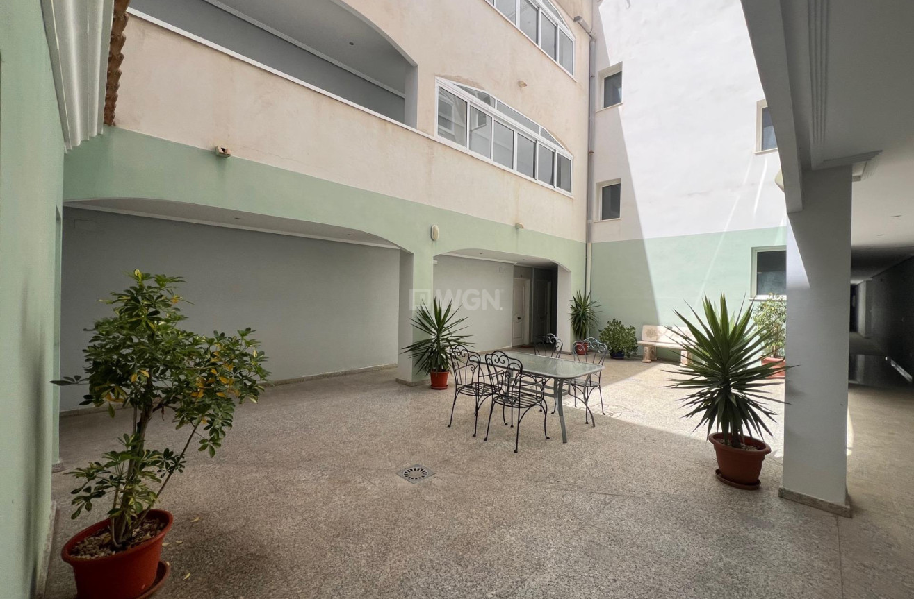 Resale - Apartment / flat - Dolores - Comunidad Valenciana