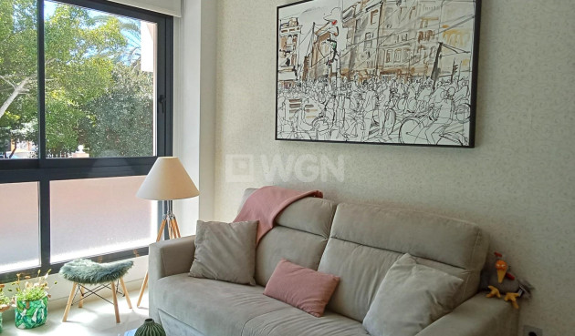 Odsprzedaż - Mieszkanie w bloku - Torrevieja - Estacion De Autobuses