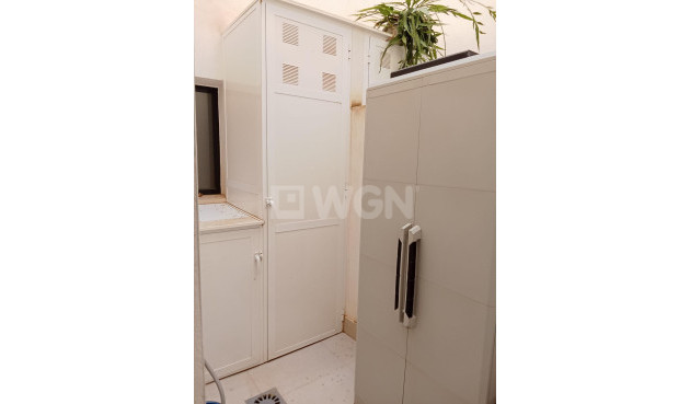 Odsprzedaż - Mieszkanie w bloku - Torrevieja - Estacion De Autobuses