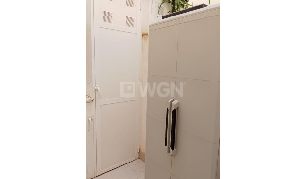 Odsprzedaż - Mieszkanie w bloku - Torrevieja - Estacion De Autobuses