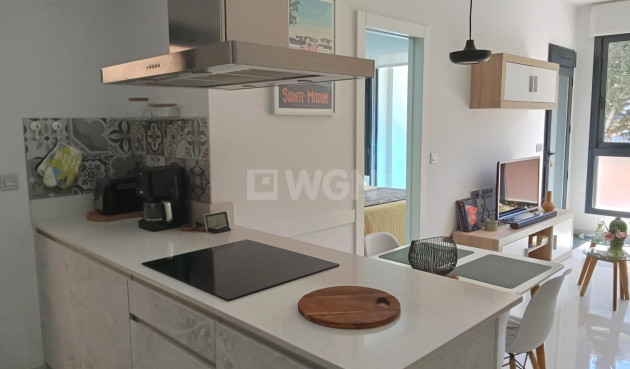 Odsprzedaż - Mieszkanie w bloku - Torrevieja - Estacion De Autobuses