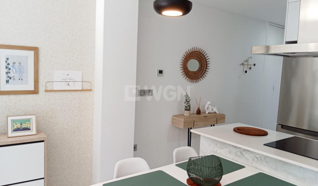 Odsprzedaż - Mieszkanie w bloku - Torrevieja - Estacion De Autobuses