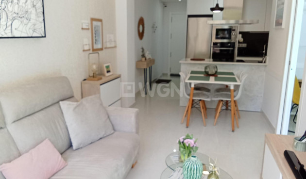 Odsprzedaż - Mieszkanie w bloku - Torrevieja - Estacion De Autobuses