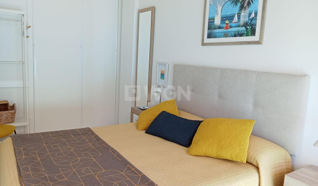 Odsprzedaż - Mieszkanie w bloku - Torrevieja - Estacion De Autobuses