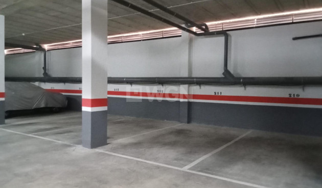 Odsprzedaż - Mieszkanie w bloku - Torrevieja - Estacion De Autobuses