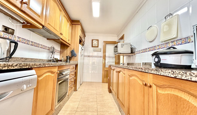 Odsprzedaż - Mieszkanie w bloku - Almoradí - Inland