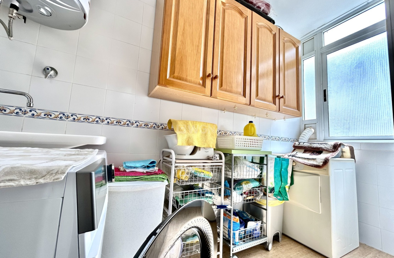 Odsprzedaż - Mieszkanie w bloku - Almoradí - Inland