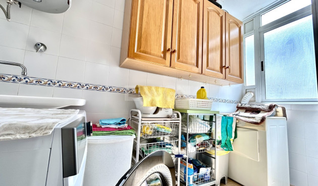 Odsprzedaż - Mieszkanie w bloku - Almoradí - Inland