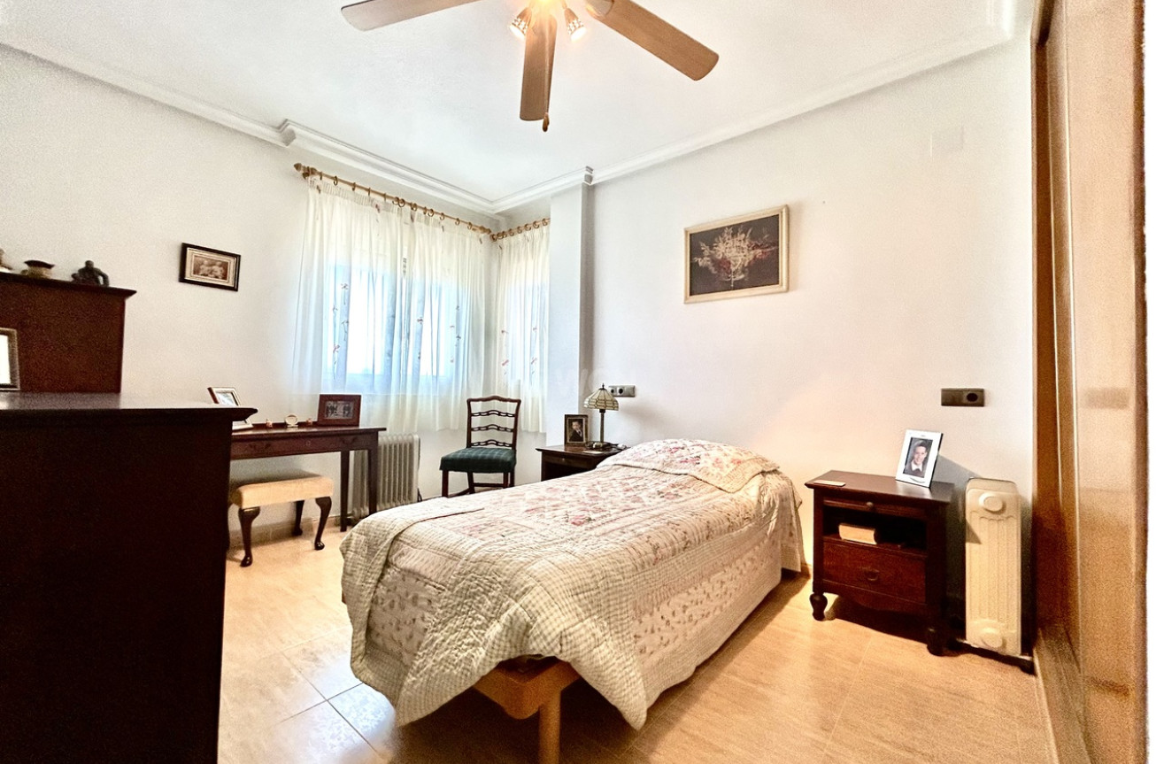 Odsprzedaż - Mieszkanie w bloku - Almoradí - Inland